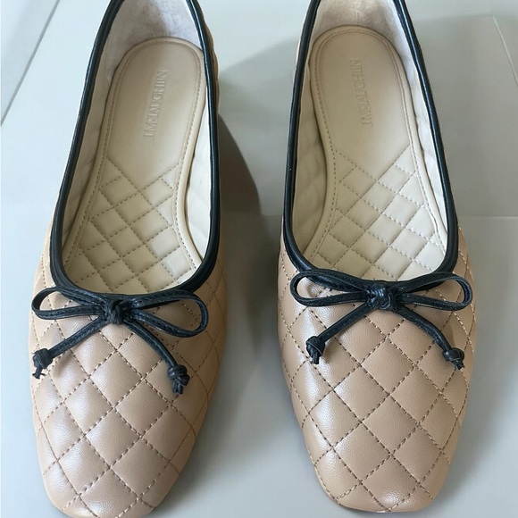J. McLaughlin QUILTED LEATHER FLATS - Picture 2 of 14